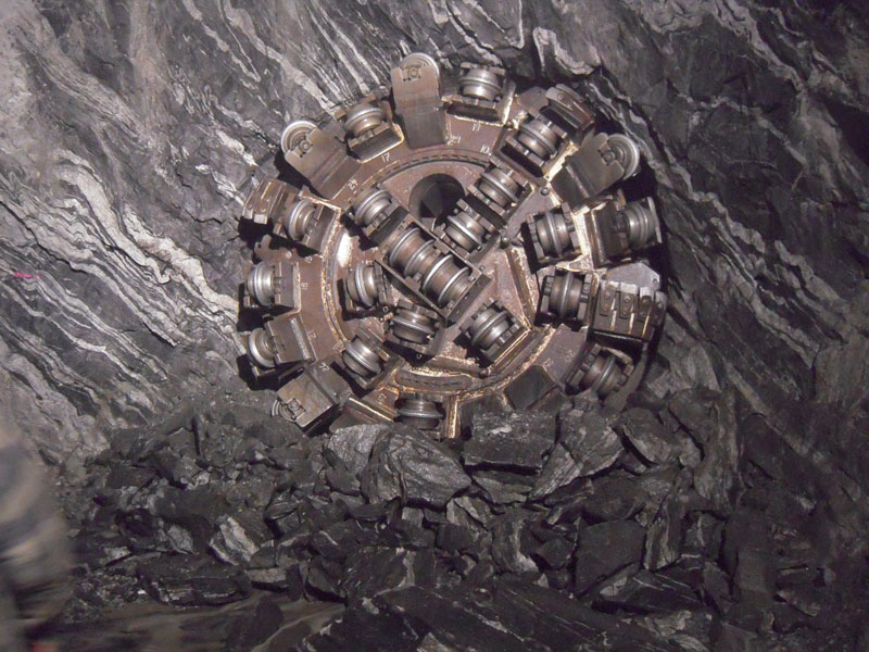 Illustration for article titled This is what 8,000 cubic yards of rock being blasted looks like